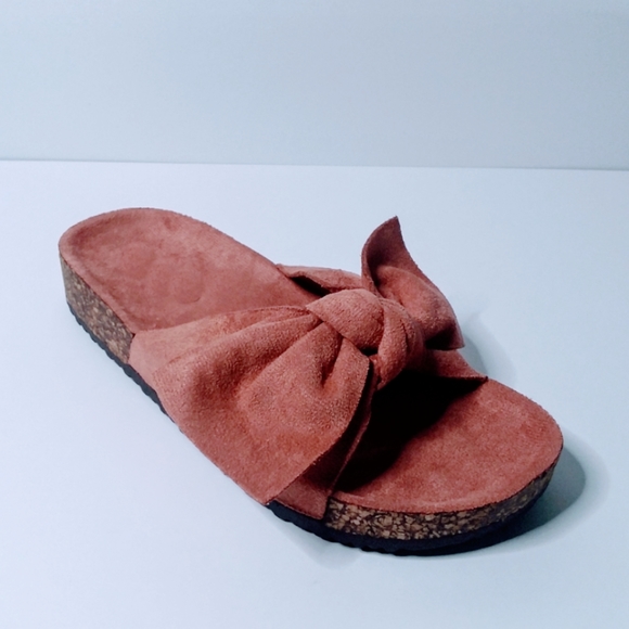 🆕️BOW SLIDES - Picture 3 of 4